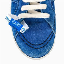 Load image into Gallery viewer, Shoe security tag. Sneaker security tag. E-commerce return security tag. Prevent return fraud like wardrobing, wear and return, counterfeit product switches and tag switches. Add return tag to clothing, shoes, accessories to stop fraudulent returns. 360 ID Tag.